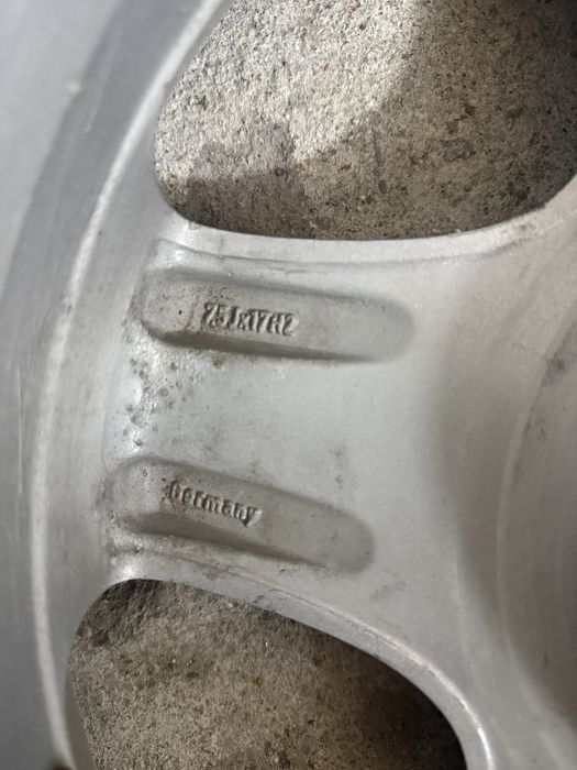 BFGoodrich Mud-Terrain KM2 245/70 R17 + 5 бр. алуминиеви джанти