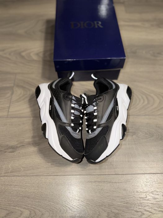 Dior B22