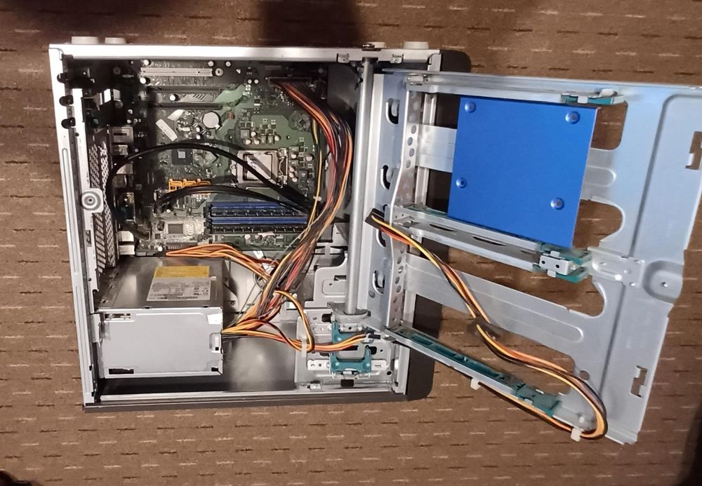 Carcasă marca FUJITSU