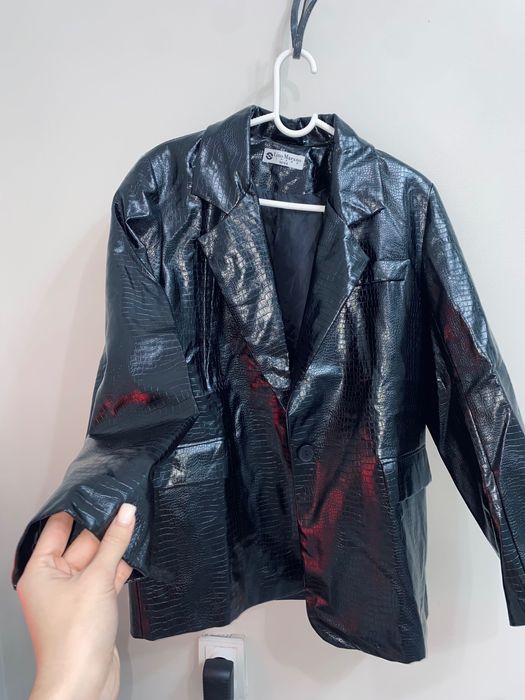 Разгружаю гардероб разные вещи