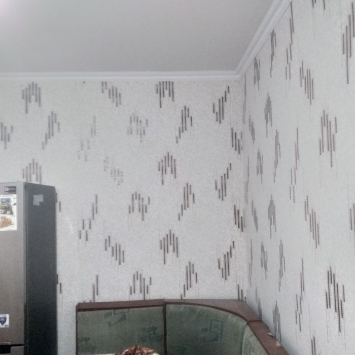 Навои шахри марказида 2 хонали квартира 3 хона килинган сотилади