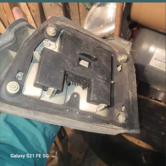 Продавам Форд Сиера части и дрруг