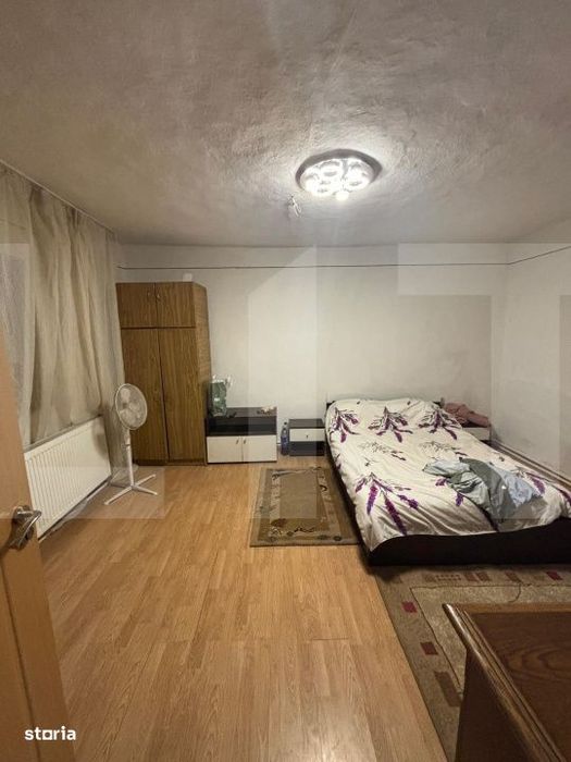 Casa spatioasa, 177 mp construiti, teren 3400 mp, 5 camere, cazan pe l