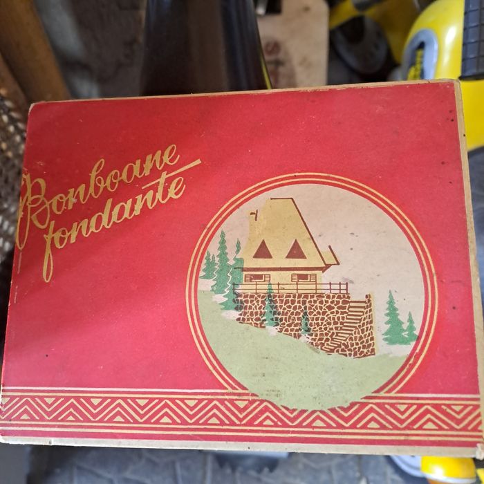 Cutie veche de bomboane fondate 1970-1980