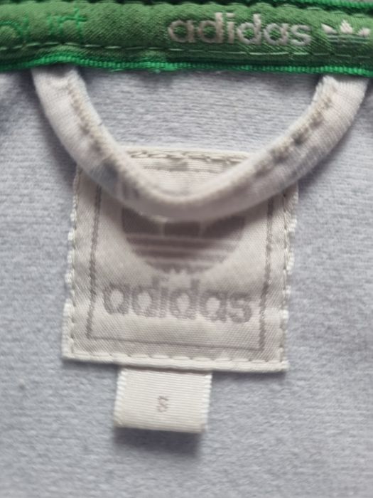 Bluză Adidas 
Mărimea S
Stare excelentă
Prețul este fix.