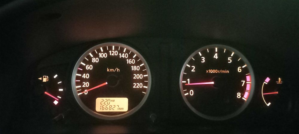 Vand Nissan Almera 1.5 benzina plus gpl