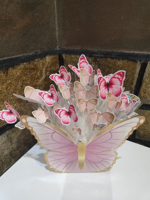 Светещ пеперуден букет