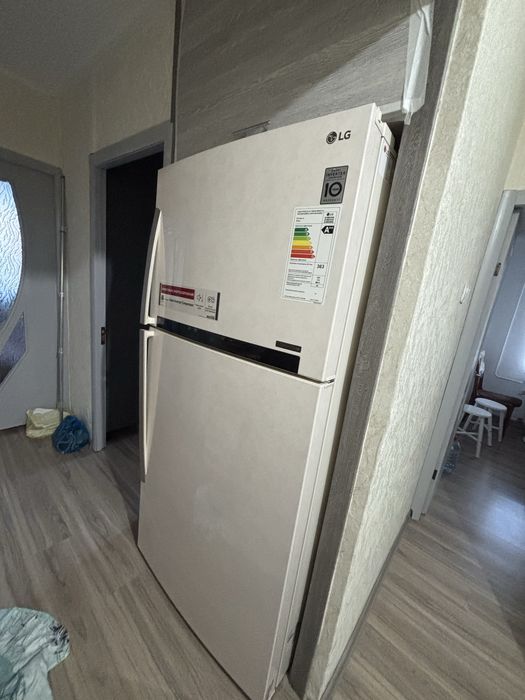Продам холодильник LG б/у самовывоз район Орбиты 4