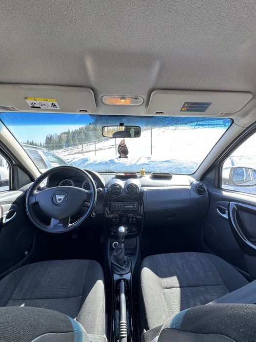 Dacia Duster 1.6 benzină,105 cp,4x4 la buton