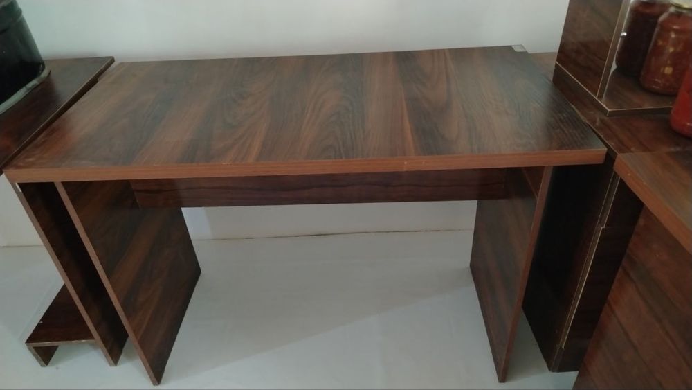 3 та стол офис йо дарс к,илиш учун