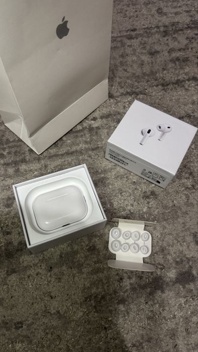 AirPods Pro 3 aproape noi