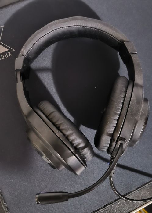 Casti gaming Redragon Hylas, iluminare RGB, in stare buna