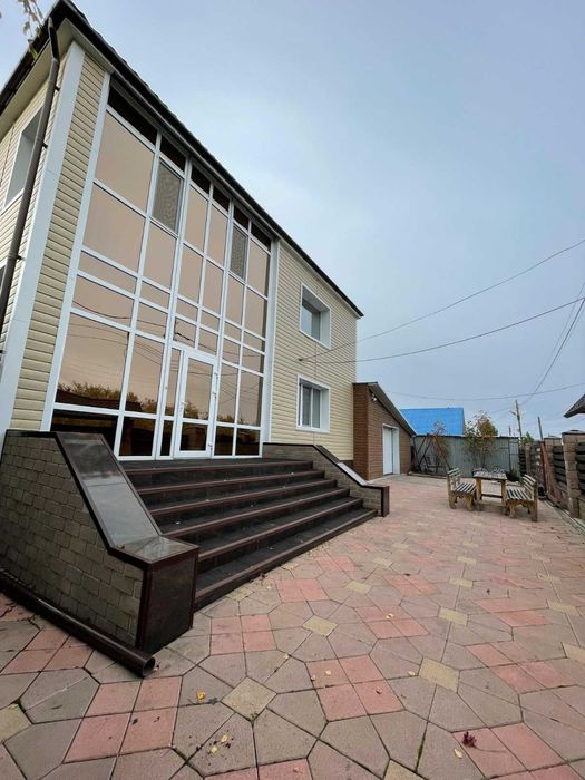 Продается коттедж в солнечном