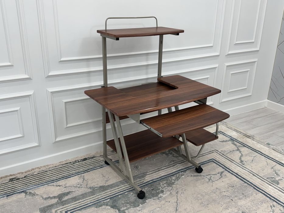 Стол компьютерный