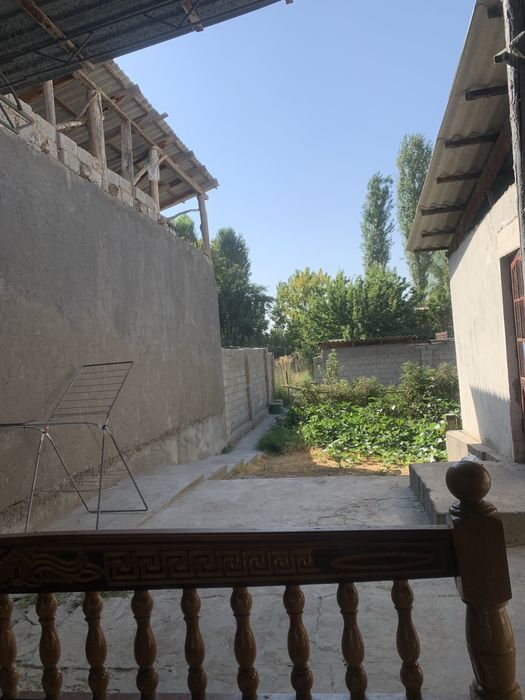 Uy sotiladi 8 sotik 4 xona yangi yol mixaylvkada