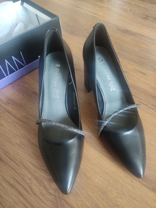 Официални обувки с дебел ток