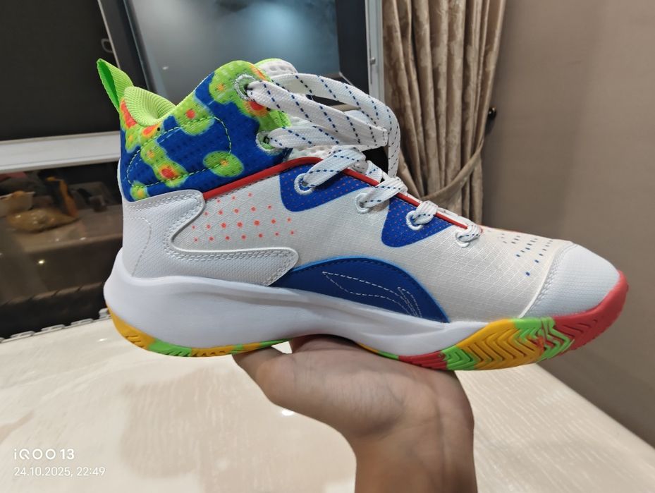 Кроссовки для бега