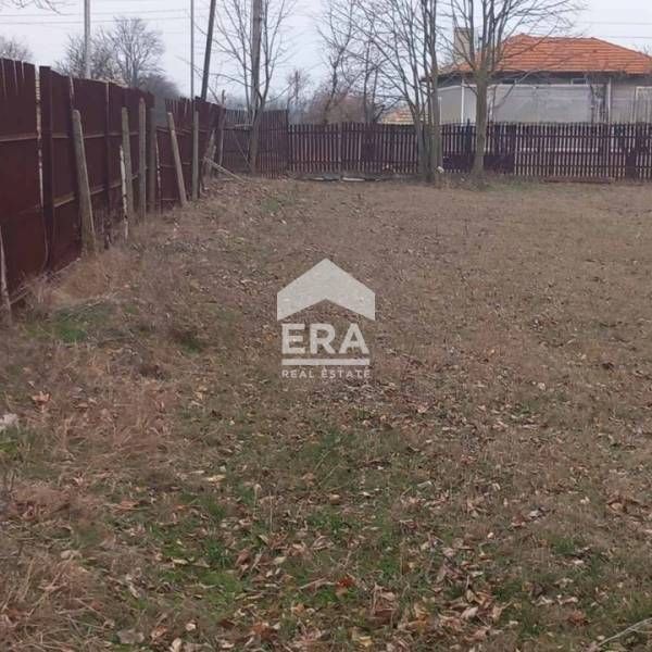 Урегулиран поземлен имот с едноетажна постройка в с. Соколово, обл. До