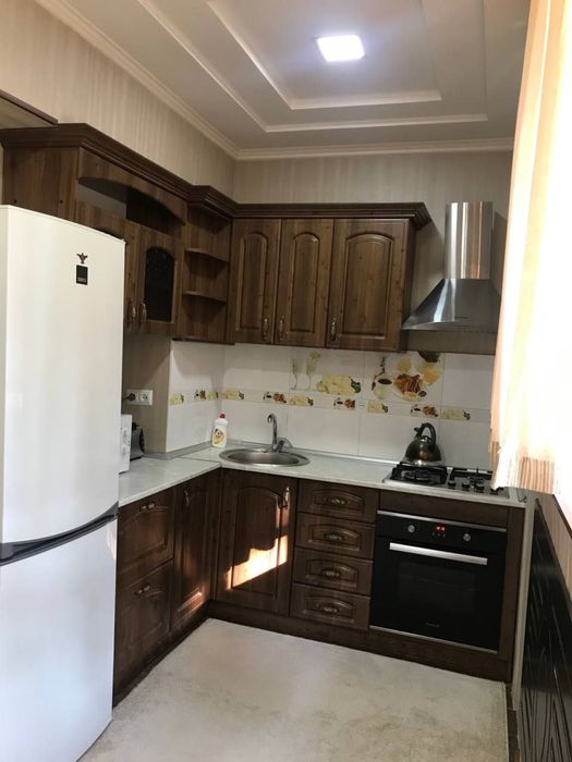 Ц-4, 2-х комнатная, напротив гостиницы “Hyyat”, рядом корзинка «Шедевр