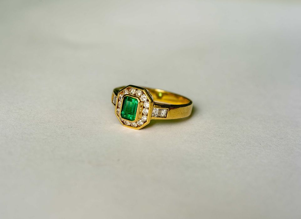 inel vechi aur 18k smarald si diamante certificat