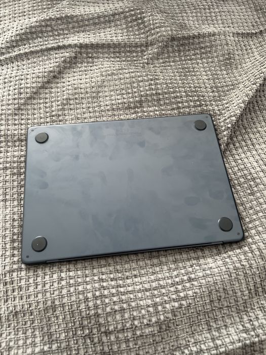 Продам macbook air 13, 2022