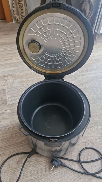 Продам мультиварку в хорошем состоянии