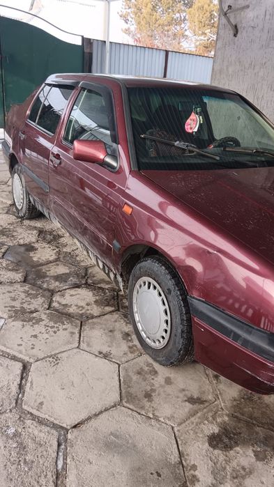 Продам фольксваген вента объём 1.8 Автомат