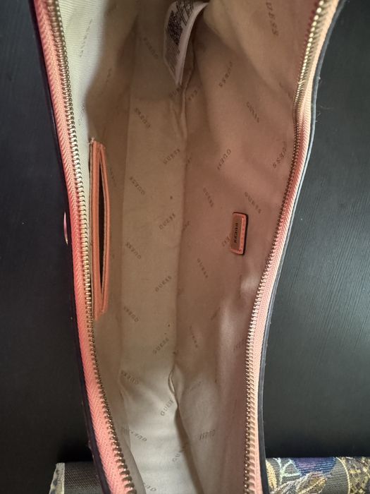 Дамска чанта Guess