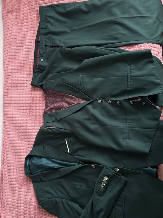 Костюм тройка.