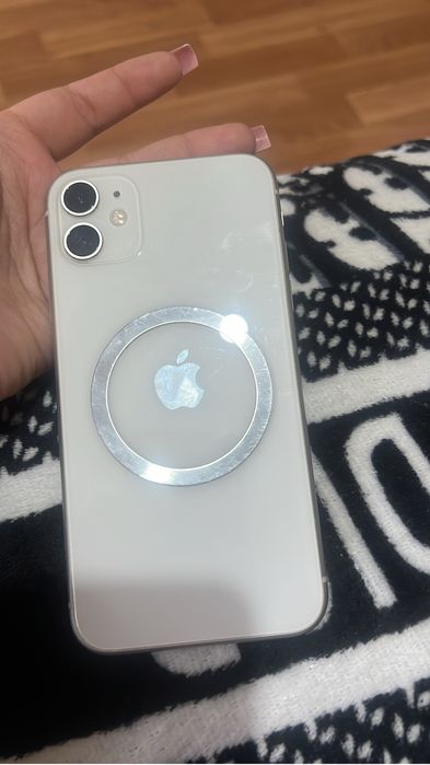 Продам Iphone 11