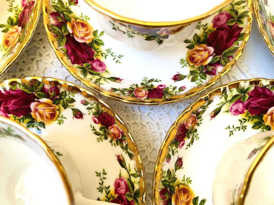 ROYAL ALBERT красив двоен сет от костен порцелан от Англия