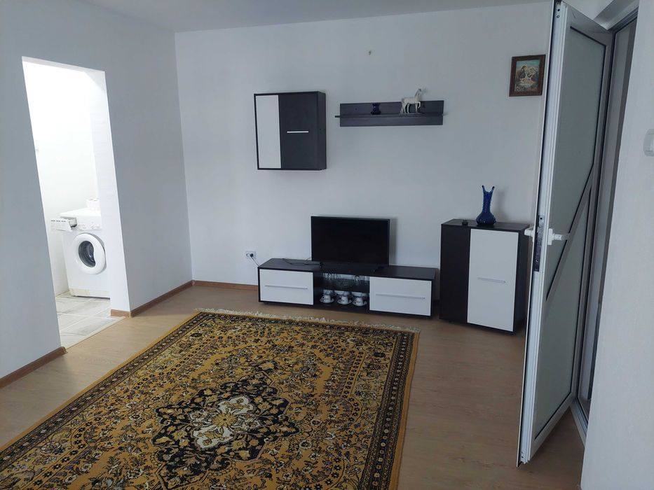 ofer spre inchiriere apartament cu doua camere zona Tiglina 2