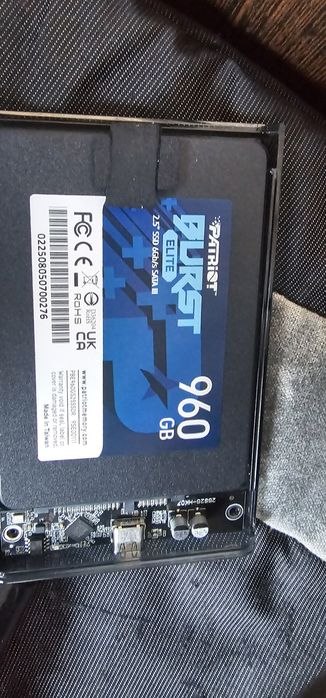 Продам внешний ssd 1t
