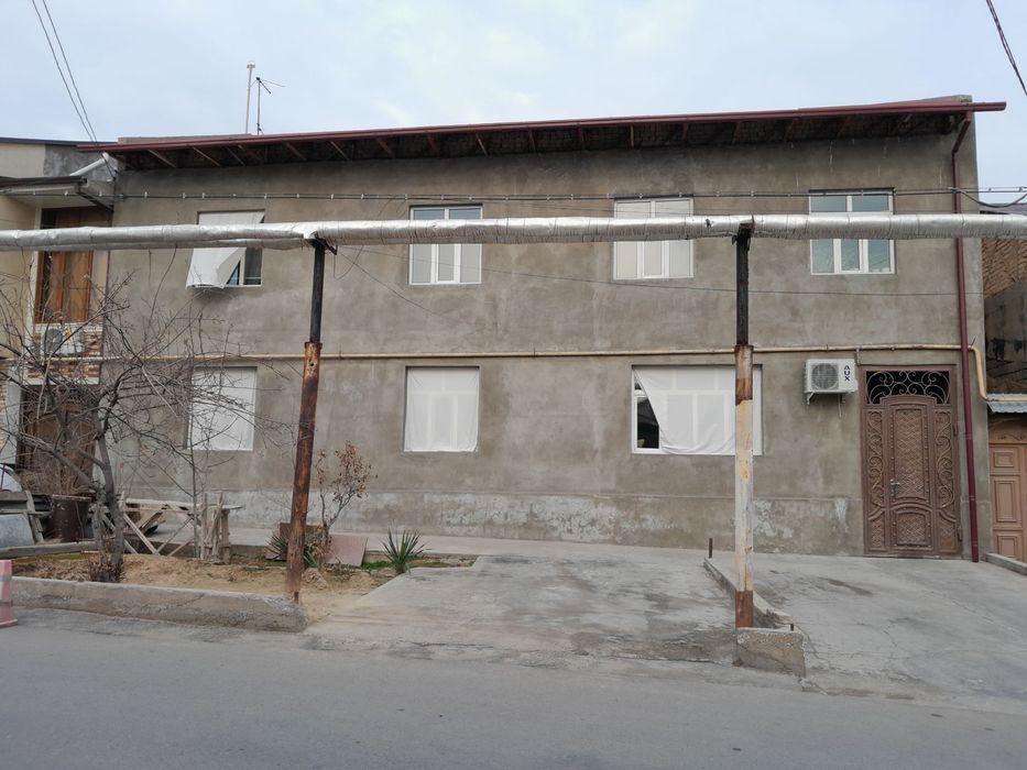 Yakkasaroyda uchaska sotiladi 3, sotiglik 12 xona 3 ta san uzel