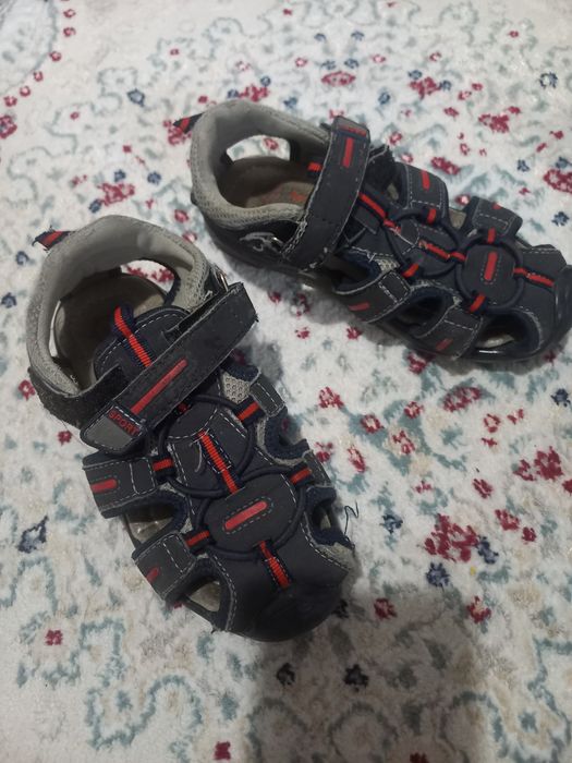 Продам сандалики