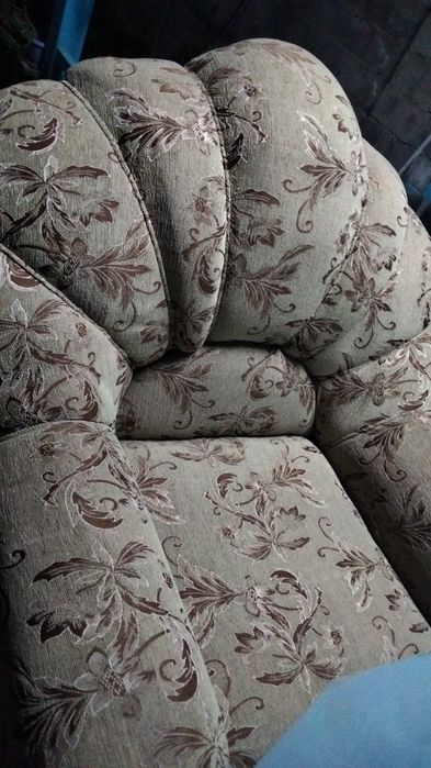 Кресла срочно продам