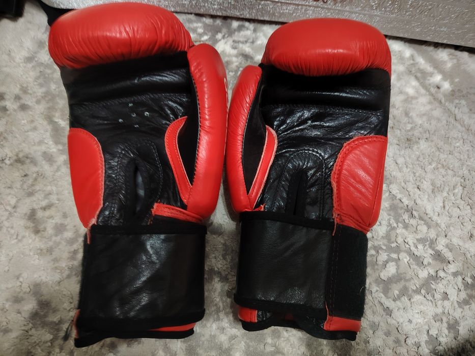 Перчатка сатамын