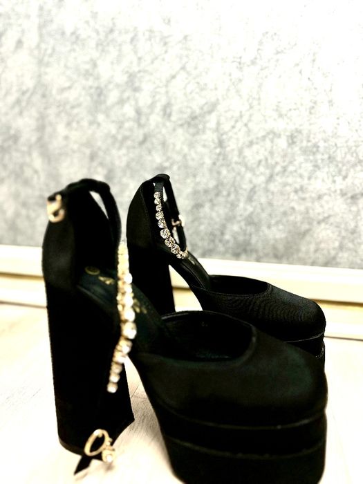 Вечерние женские туфли