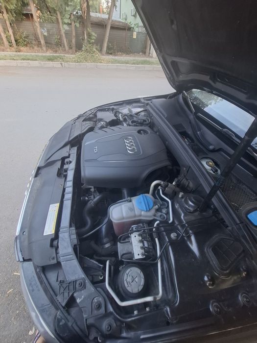 Vând Audi A4 b8 2.0 tdi manuală 311221 km reali an 2012 .Preț 7000 euro