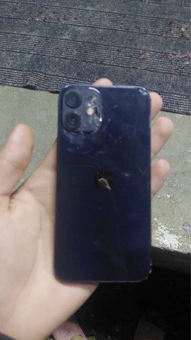 Айфон 12 мини айфон 11 сатылад