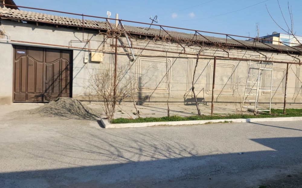 Ховли сотилади Хужа соат 72 мактаб юкорисида