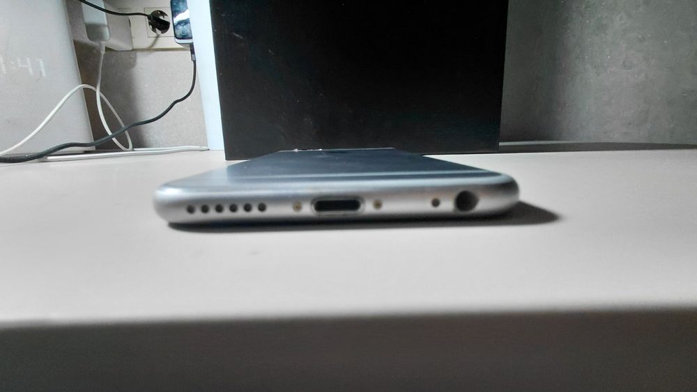 iPhone 6        .
