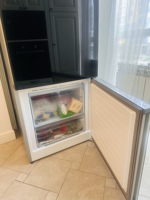 Продам холодильник