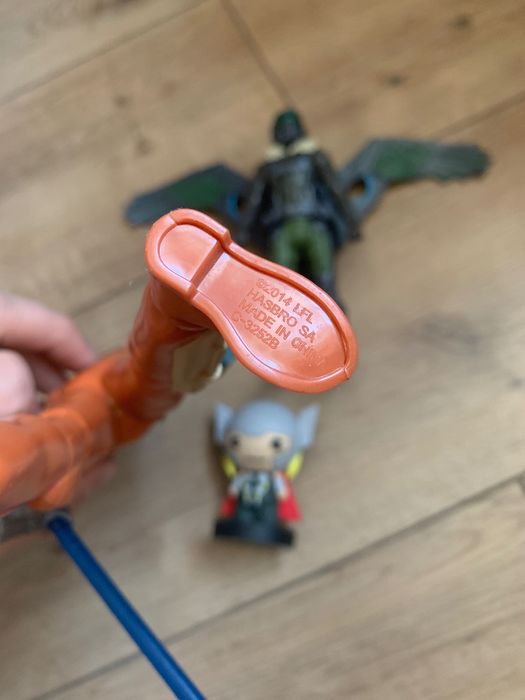 Эзро . Звездные войны. Стервятник Марвел