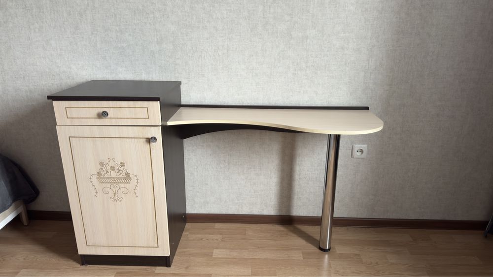 Туалетный Столик