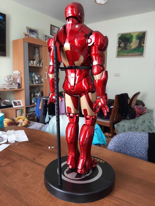 Железният човек -