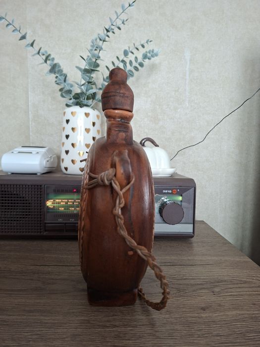 Plosca veche, model antic. Stare impecabilă