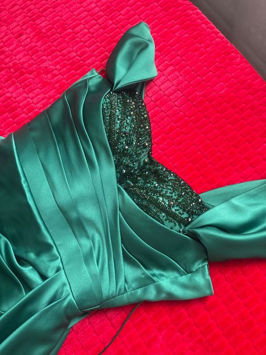 Rochie lunga verde smarald