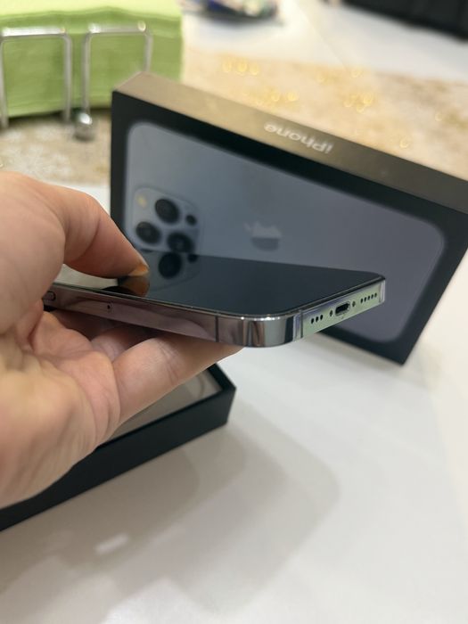 Iphone 13 PRO без забележки, подходящ за подарък