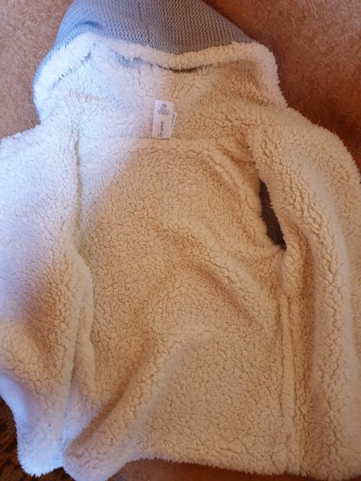 Pulover de iarna cu gluga, marimea 122